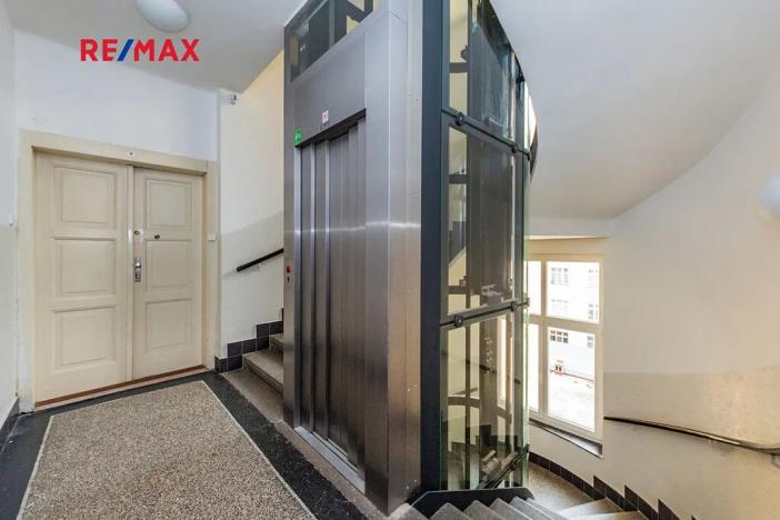 Prodej bytu 4+1, Praha - Holešovice, U smaltovny, 175 m2