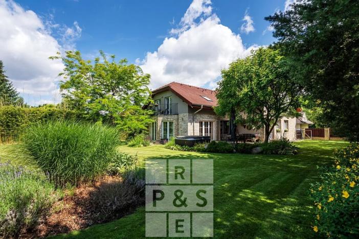 Prodej rodinného domu, Průhonice, Pod Valem II., 243 m2