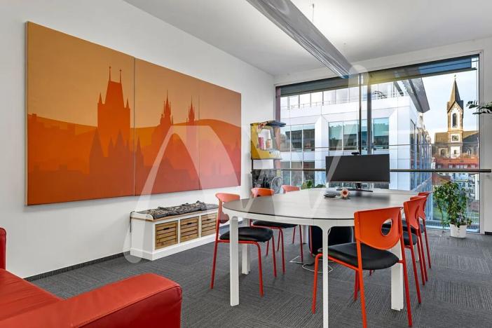 Pronájem kanceláře, Praha - Karlín, Křižíkova, 436 m2