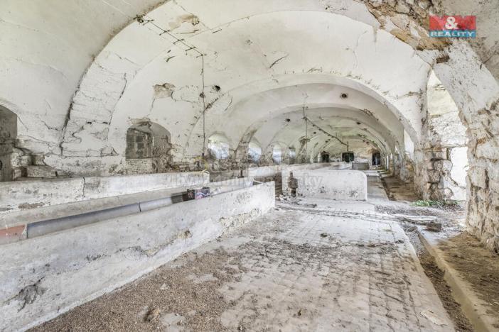 Prodej historického objektu, Zvoleněves, 5000 m2