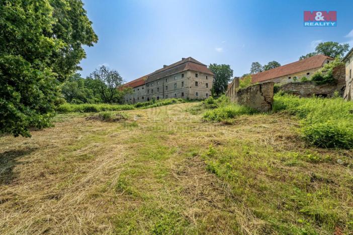 Prodej historického objektu, Zvoleněves, 5000 m2