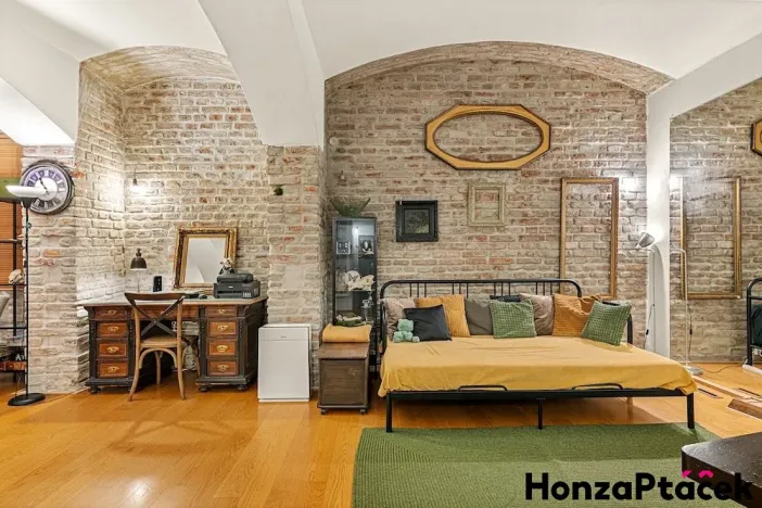 Prodej komerční nemovitosti, Praha - Nové Město, Dittrichova, 66 m2