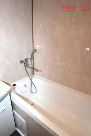 Pronájem bytu 2+1, Chomutov, Dřínovská, 60 m2