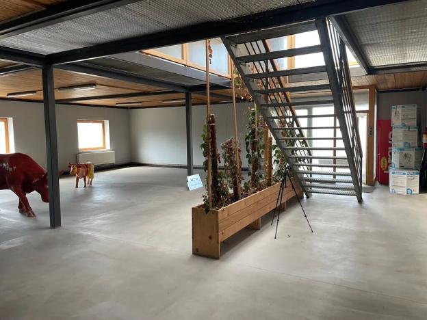 Pronájem výrobních prostor, Tachlovice, Karlštejnská, 28800 m2