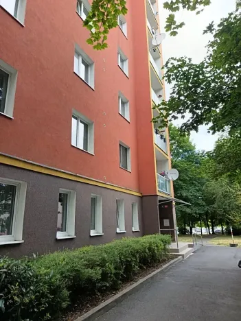 Prodej bytu 2+1, Karlovy Vary, Krymská, 54 m2
