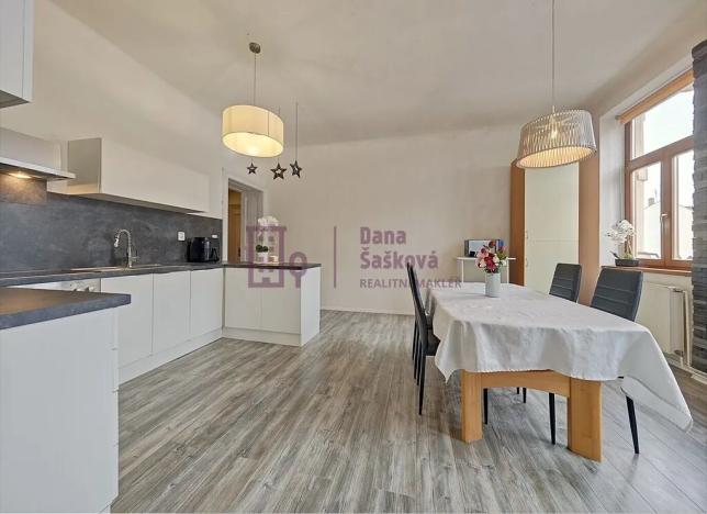 Prodej bytu 4+1, Jindřichův Hradec, Stará cesta, 132 m2