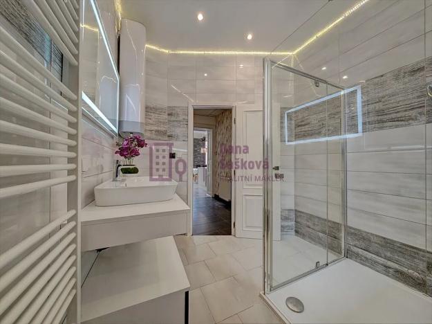 Prodej bytu 4+1, Jindřichův Hradec, Stará cesta, 132 m2