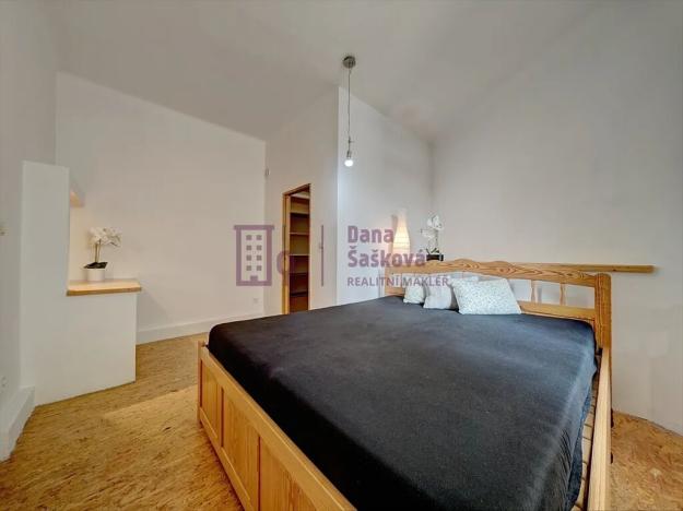 Prodej bytu 4+1, Jindřichův Hradec, Stará cesta, 132 m2