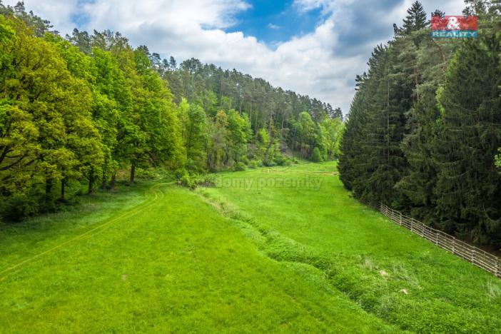 Prodej zahrady, Bílá Hlína, 1800 m2