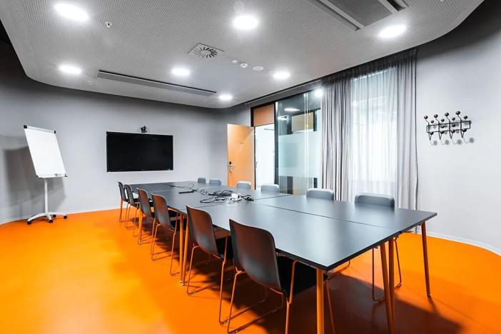 Pronájem kanceláře, Ostrava, 28. října, 2000 m2