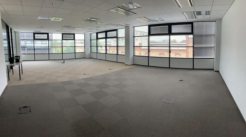 Pronájem kanceláře, Brno, Škrobárenská, 1233 m2