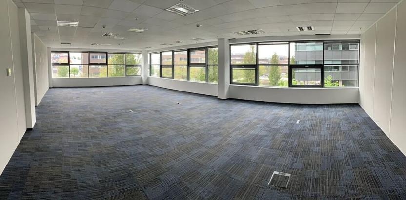 Pronájem kanceláře, Brno, Holandská, 1283 m2