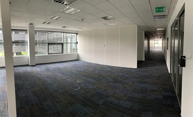 Pronájem kanceláře, Brno, Holandská, 1283 m2