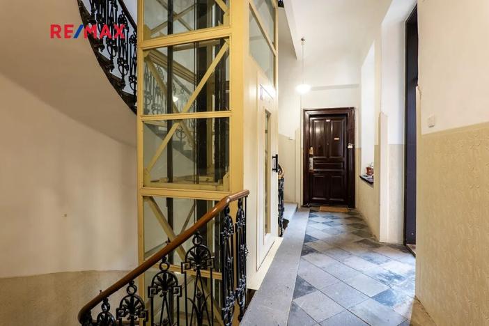 Prodej bytu 1+kk, Praha - Staré Město, Hradební, 42 m2