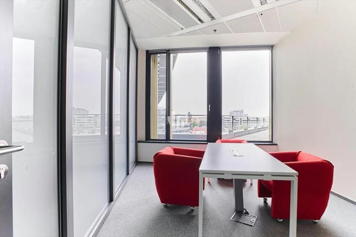 Pronájem kanceláře, Praha - Nusle, Pikrtova, 989 m2