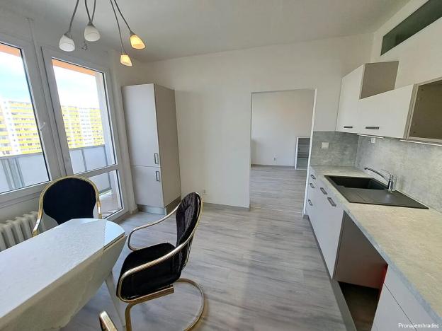 Pronájem bytu 2+1, Hradec Králové, třída Edvarda Beneše, 60 m2