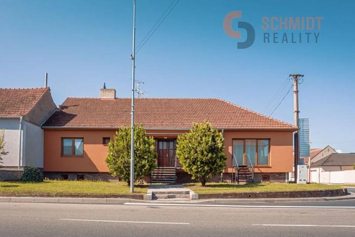 Prodej rodinného domu, Velké Bílovice, nám. Osvoboditelů, 350 m2