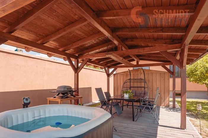 Prodej rodinného domu, Velké Bílovice, nám. Osvoboditelů, 350 m2