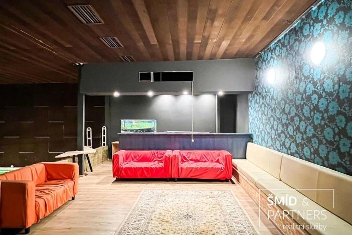 Prodej komerční nemovitosti, Kolín, Kmochova, 560 m2