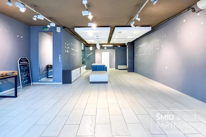 Pronájem obchodního prostoru, Kolín, Karlovo náměstí, 114 m2