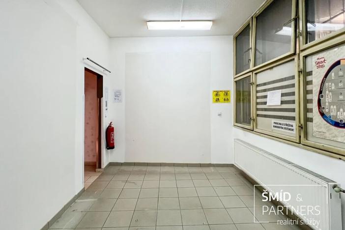 Pronájem obchodního prostoru, Kolín, Karlovo náměstí, 114 m2