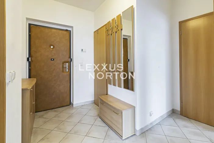 Prodej bytu 2+kk, Praha - Libeň, Nad Okrouhlíkem, 66 m2