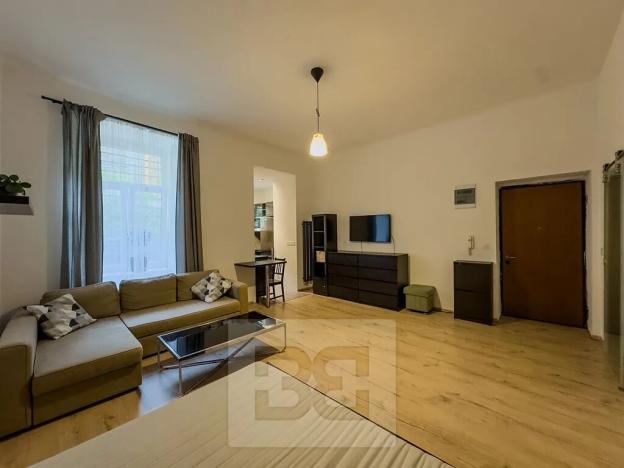 Pronájem bytu 1+kk, Praha - Karlín, Pernerova, 32 m2