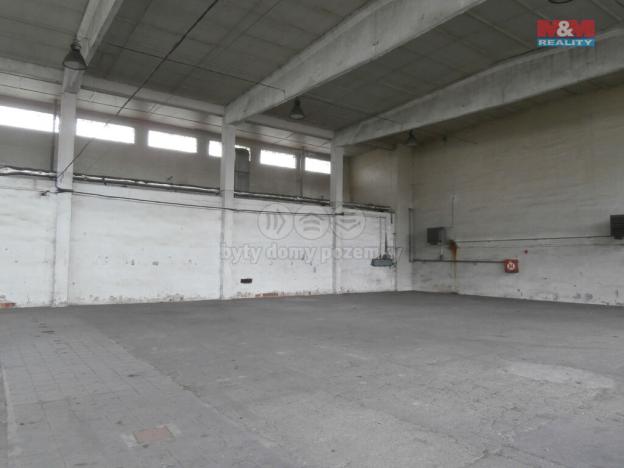 Pronájem skladu, Červený Kostelec, 1600 m2