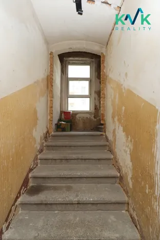 Prodej bytu 3+1, Karlovy Vary, Bulharská, 94 m2