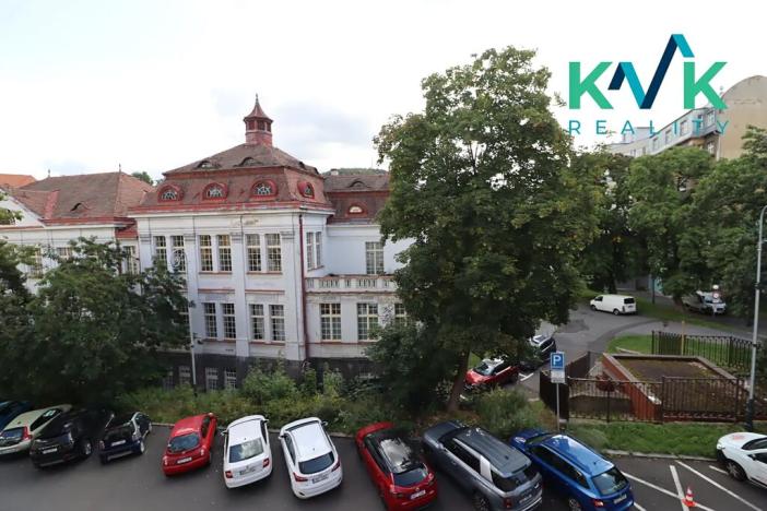 Prodej bytu 3+1, Karlovy Vary, Bulharská, 94 m2