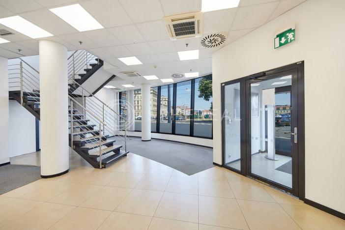 Pronájem obchodního prostoru, Brno - Brno-město, Benešova, 191 m2