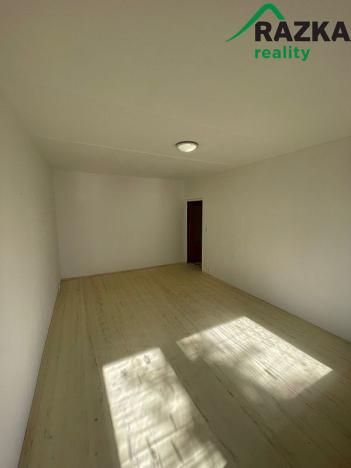 Pronájem bytu 2+1, Chodová Planá, sídliště Lučina, 64 m2