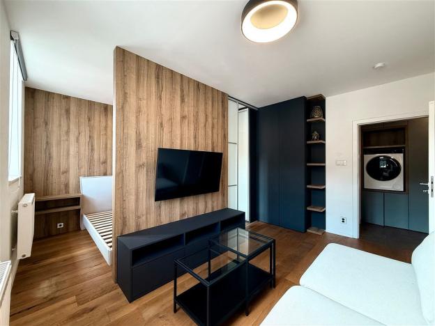 Pronájem bytu 1+1, Praha, Peckova, 38 m2