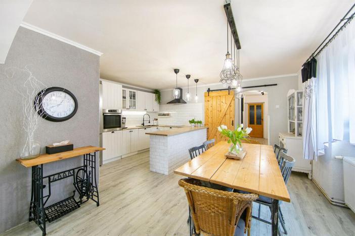 Prodej rodinného domu, Lhotka u Radnic, 208 m2