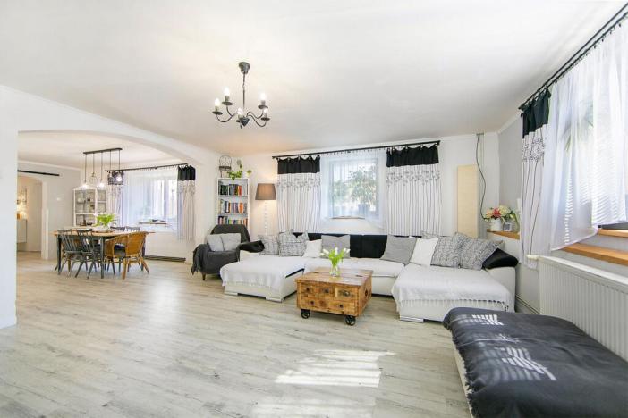 Prodej rodinného domu, Lhotka u Radnic, 208 m2