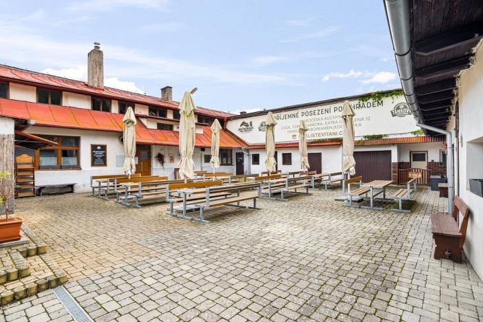 Prodej restaurace, Český Šternberk, 480 m2