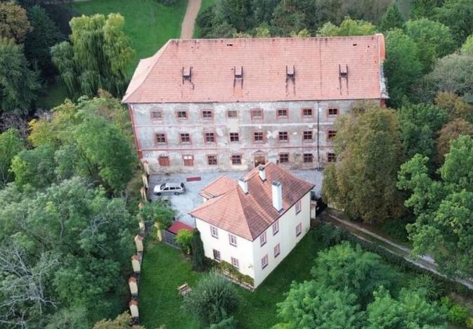 Prodej činžovního domu, Dobříš, Vargač, 1600 m2