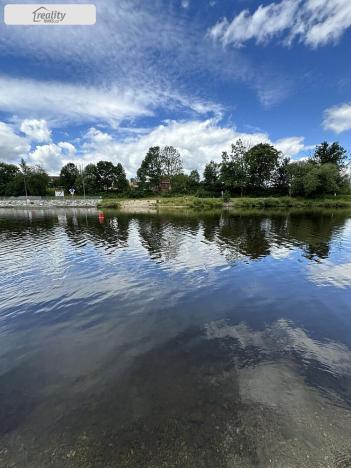 Prodej louky, Týn nad Vltavou, Hněvkovice na pravém břehu Vlt., 1648 m2