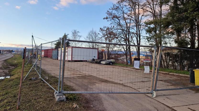 Pronájem obchodního prostoru, Znojmo, Dobšická, 500 m2