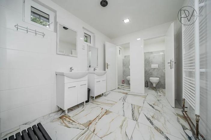 Prodej ubytování, Řeka, 250 m2