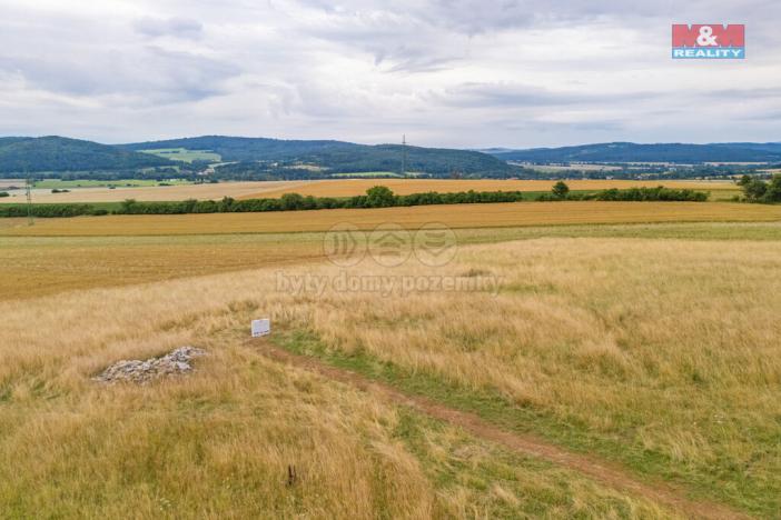 Prodej pozemku pro bydlení, Lužany - Dlouhá Louka, 1989 m2