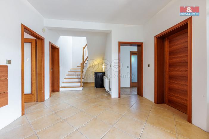 Prodej rodinného domu, Nová Role - Mezirolí, 221 m2