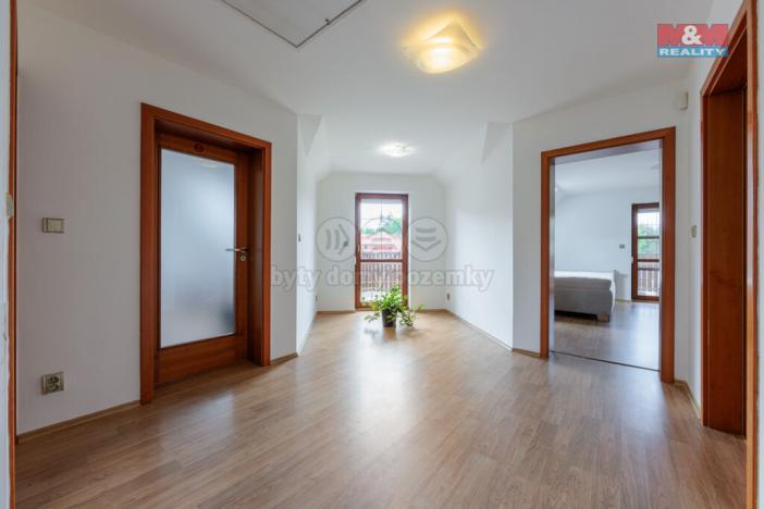 Prodej rodinného domu, Nová Role - Mezirolí, 221 m2