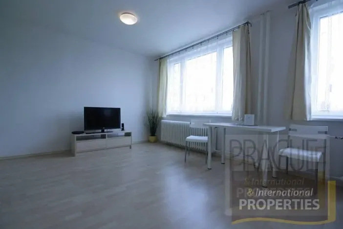 Prodej bytu 1+kk, Praha - Záběhlice, Topolová, 31 m2