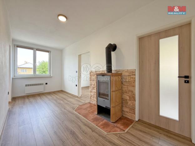 Prodej bytu 3+1, Černovice, Družstevní, 56 m2