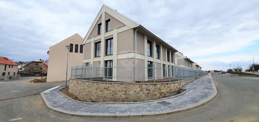 Pronájem bytu 2+kk, Praha - Královice, Ke Tvrzi, 38 m2