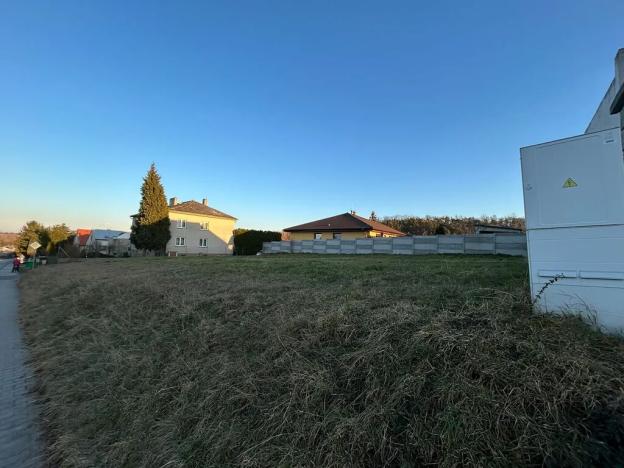 Prodej pozemku pro bydlení, Radim, 688 m2