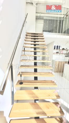 Pronájem obchodního prostoru, Praha - Modřany, Československého exilu, 18 m2