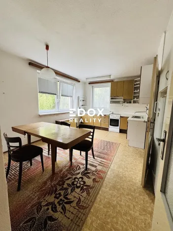 Prodej rodinného domu, Vlkaneč, 244 m2