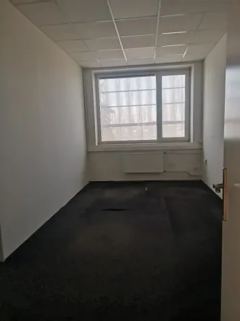 Pronájem kanceláře, Hradec Králové, Vážní, 99 m2